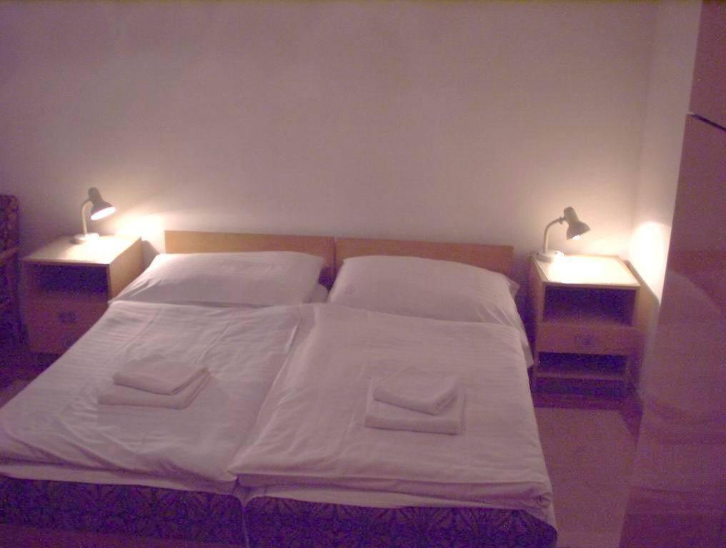 Bed and Breakfast Corvin Panzio Дьєр Екстер'єр фото